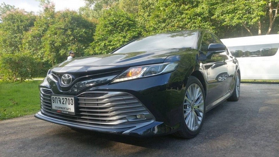 บริการรถ 5 ที่นั่ง